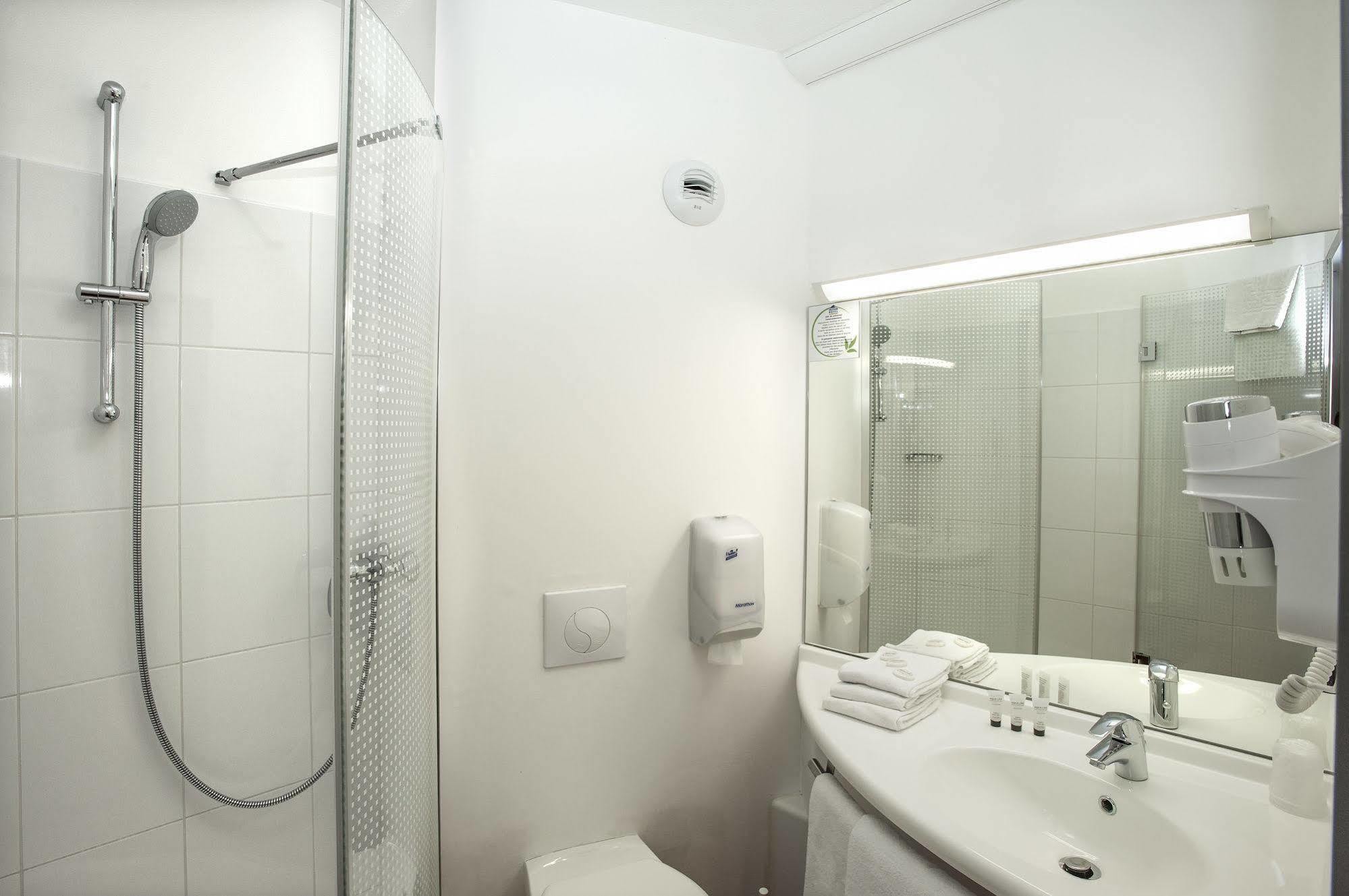 Brit Hotel Confort Villeneuve Sur Lot Bias  外观 照片